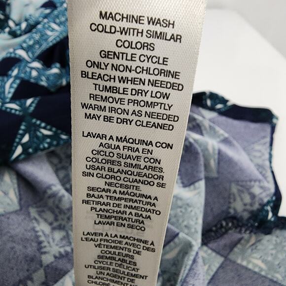 Chico's Easywear Tunic Top Size 1 Medium Blue Green 3/4 Sleeve Geometric Diamond - Picture 9 of 10